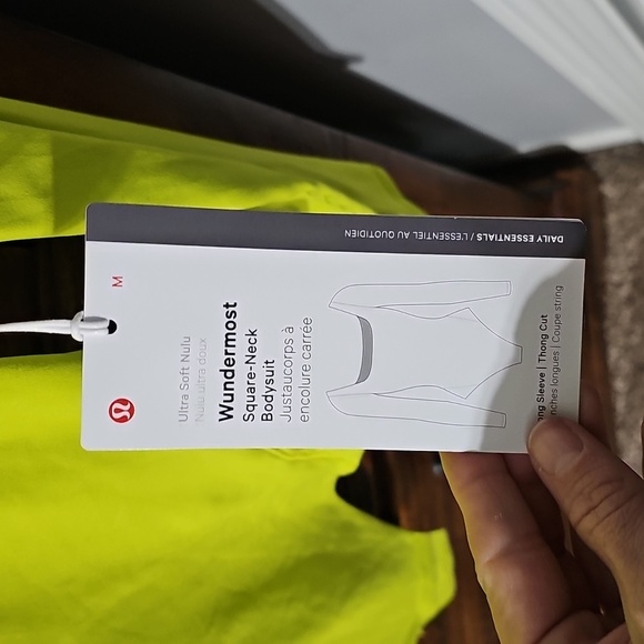 Lululemon Square-Neck Long Sleeve Bodysuit!! NWTS Sz Medium! LCHN! Beautiful - Picture 4 of 9